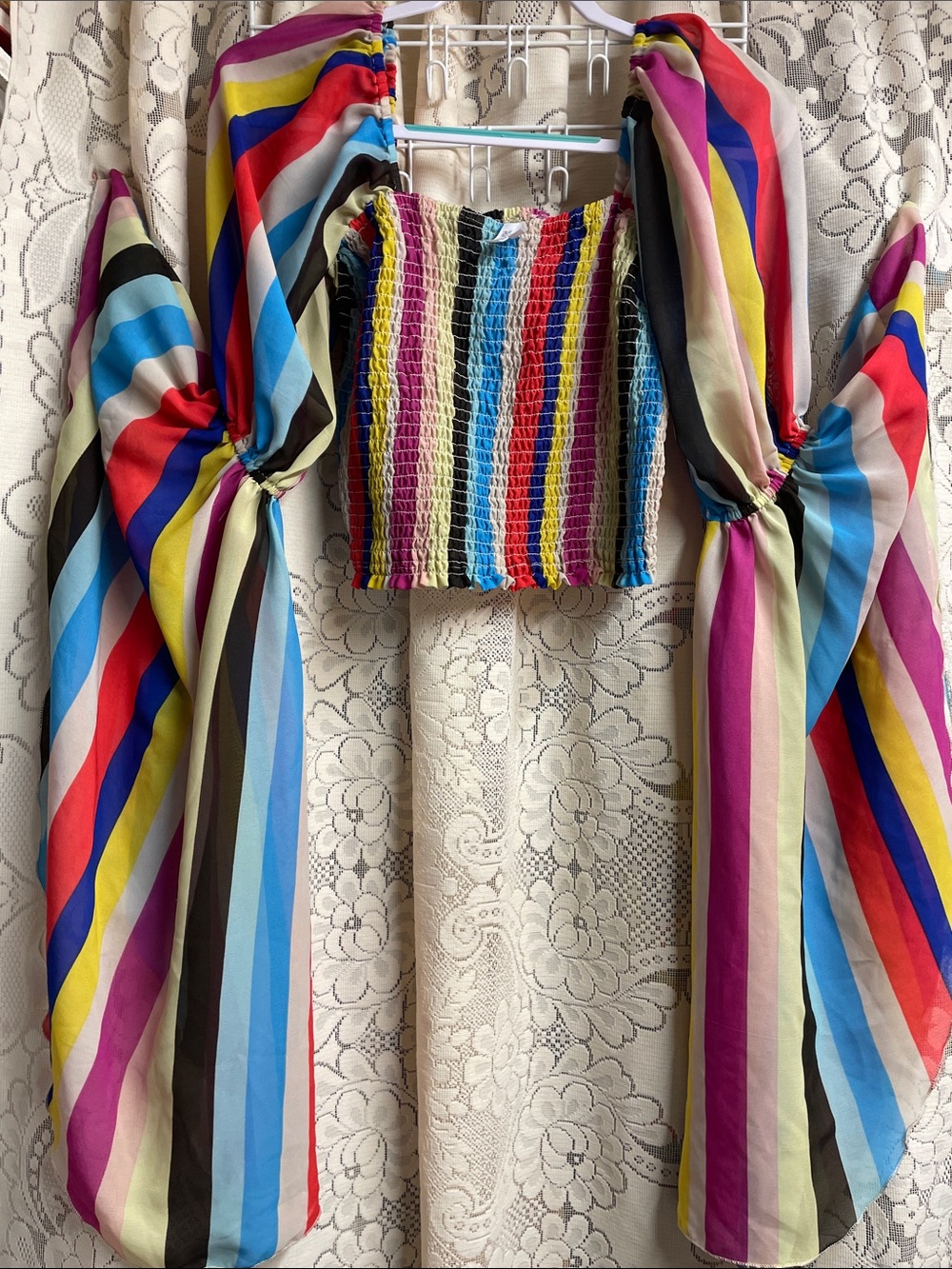 Truth Multi-Color Striped Smocked Top with Puff Sleeve Detail Size large